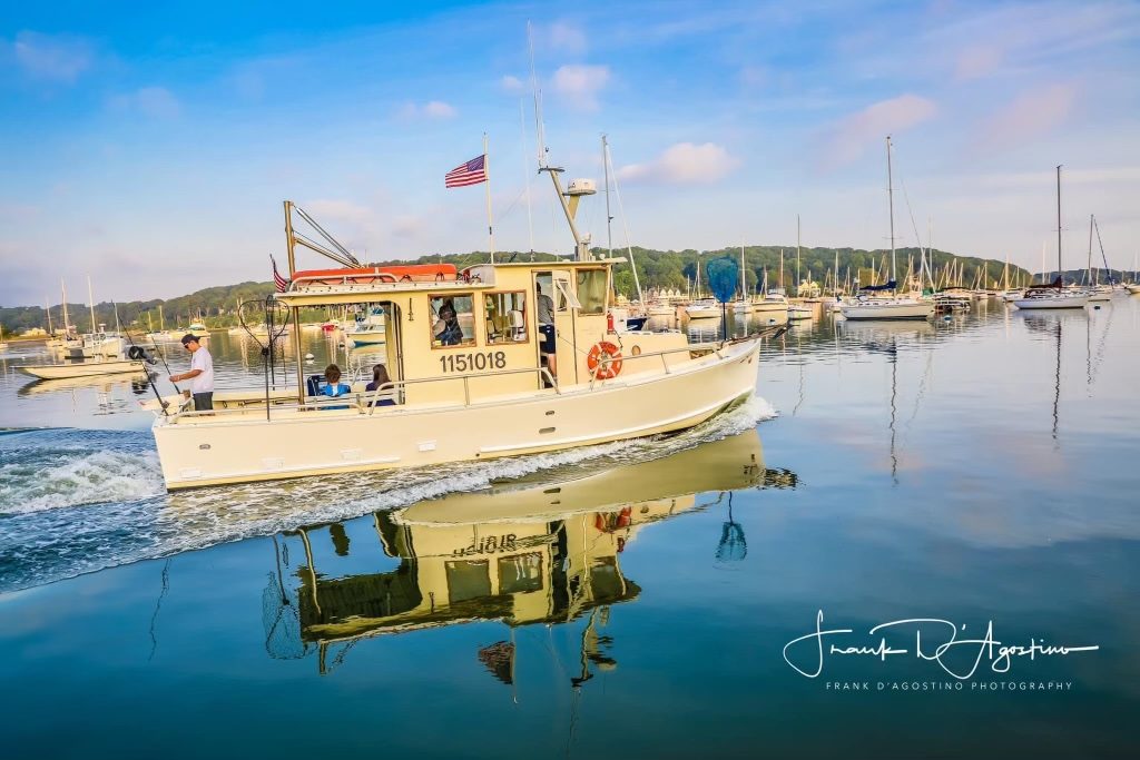Sashimi coming into Northport Harbor on a calm evening (photo: Frank D'Agostino Photography)